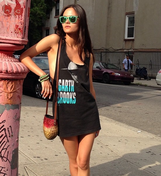 Солистка группы Фабрика Катя Ли прошлась по улицам Нью-Йорка без нижнего белья Звездная жизнь Катя Ли / Страница - 4