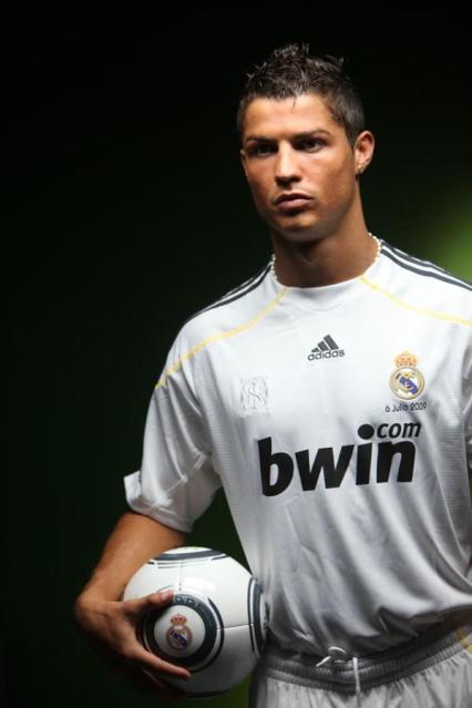 Cristiano Ronaldo Photo (Криштиану Роналду Фото) португальский футболист, выступающий за испанский клуб Реал Мадрид и сборную Португалии / Страница - 13