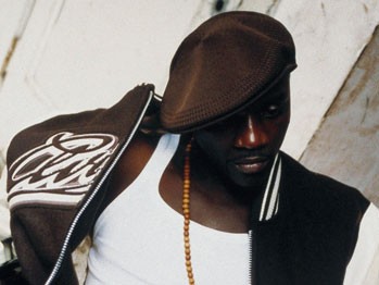 Akon () /  - 1