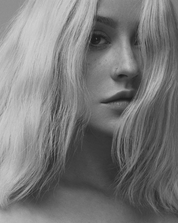 Christina Aguilera Photo (  )   /  - 22
