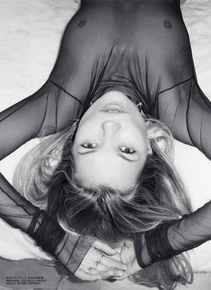 Супермодель Кейт Мосс выступила в артфотосессии для Lui Magazine