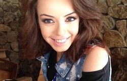 Лаурита Текст песни - Просто