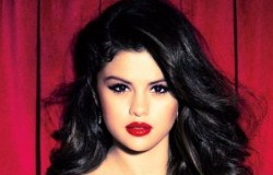 Selena Gomez Photo (   )  