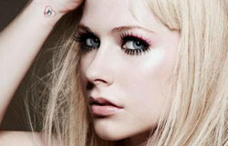 Avril Lavigne Photo (  )  